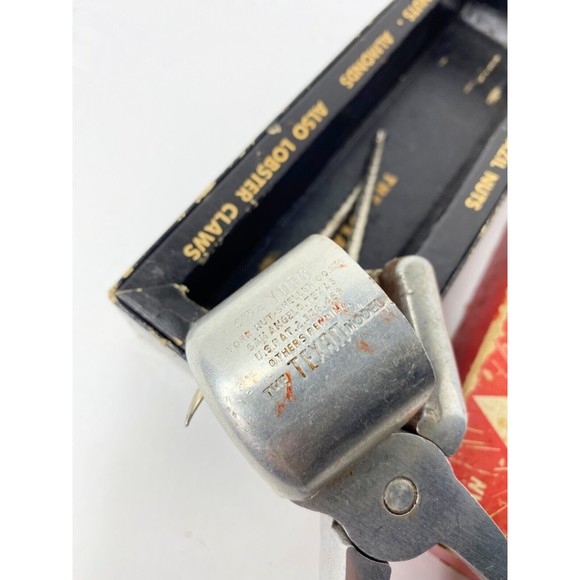 Vintage The York ~ Texan Model ~ Nut Sheller Nutcracker ~ San Angelo, TX ~ USA - Picture 8 of 12